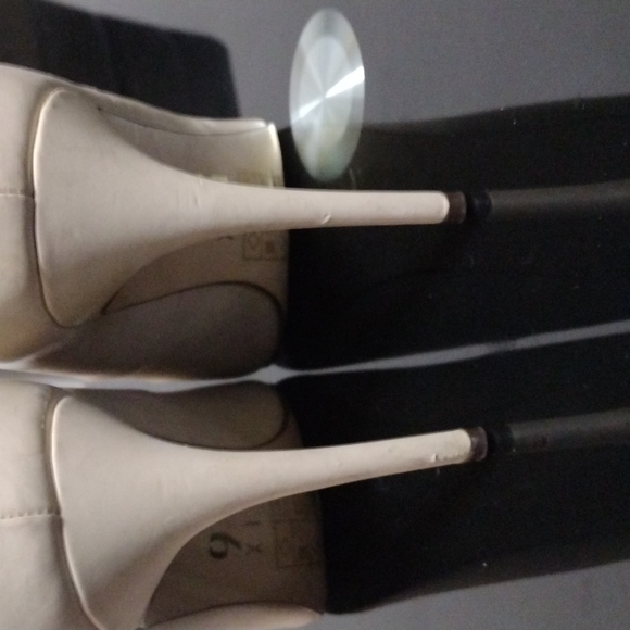 Pumps - Picture 3 of 3